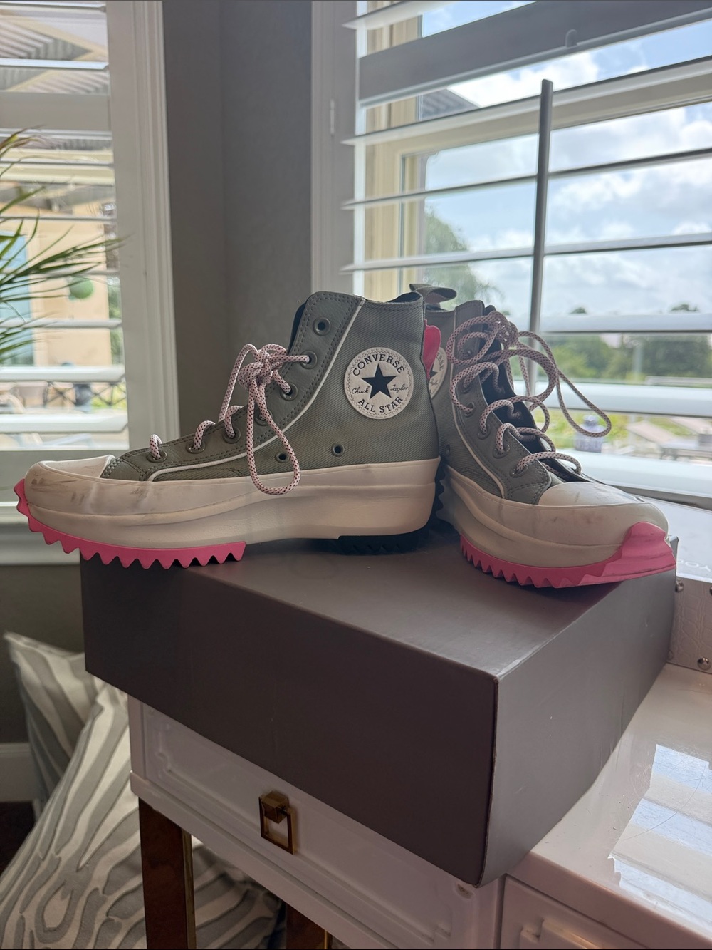 Converse WOMENS Olive Green High-Top Sneakers with Pink Ol